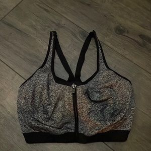 Victoria’s Secret Maximum Support Front Closure Sports Bra